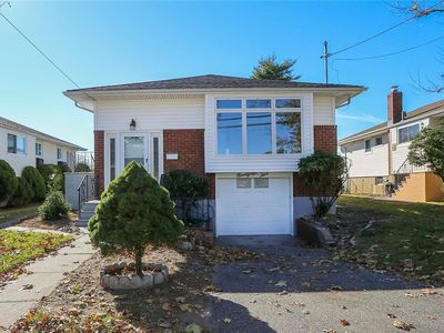 95 Marcus Avenue, New Hyde Park, NY, 11040