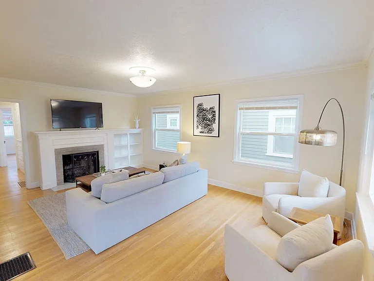 1738 SE 38th Ave — Photo 3