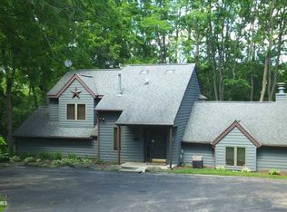 33 Valleywood Ln, Galena, IL 61036