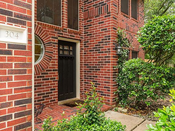 3rd image of 304 Summer Haven Cir
