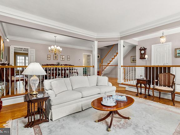 5th image of 9426 Turnberry Dr