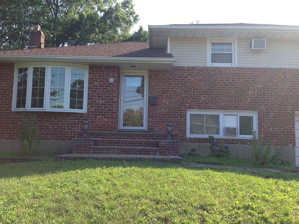 1st image of 61 Lourae Dr