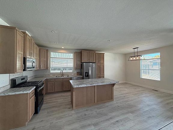 4th image of 1499 Old Mountain Ave #6