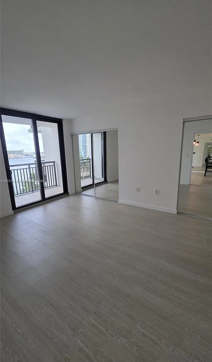 Brickell Key Ii Condo — Photo 4