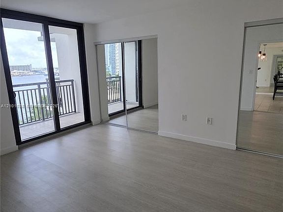 4th image of 540 Brickell Key Dr APT 926