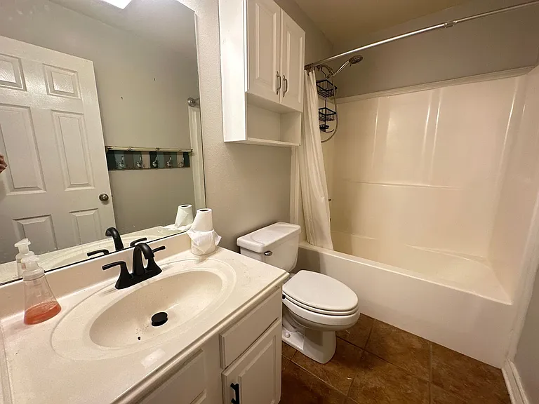258 Avondale Ln — Photo 8
