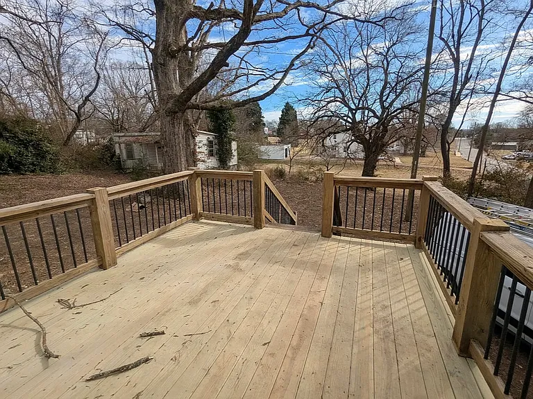 606 Park Ave — Photo 10