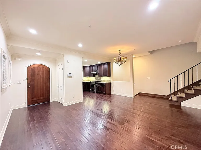 2454 Oswego — Photo 4