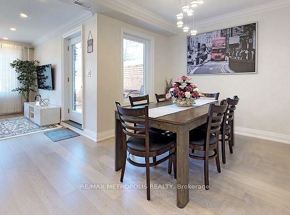 4th image of 41 Beatrice St #2