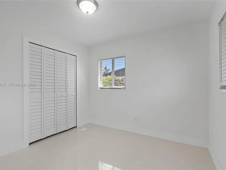 10501 SW 53rd St — Photo 17