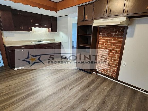 5th image of 20609 Hillgrove Ave