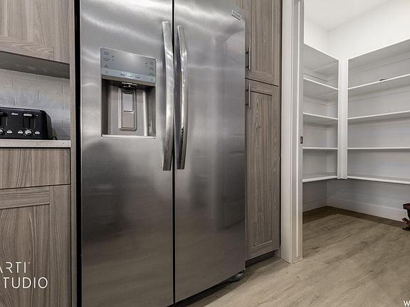 2nd image of 960 Heritage Dr Unit 27