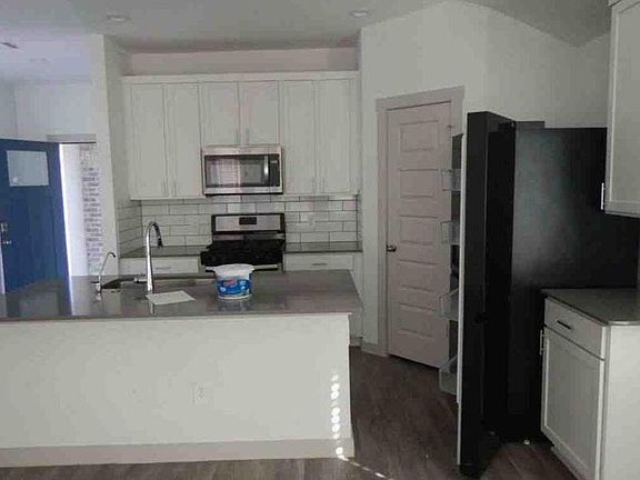 5th image of 41 Desert Spring Ln