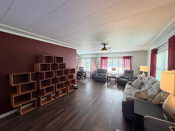 4th image of 133 W Sterling Way