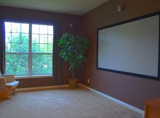 704 Garraty Ct, Terrell Hills, TX 78209