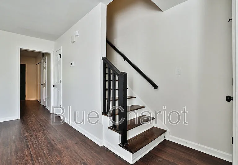 1000 Fargo St #E3 — Photo 8