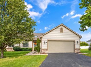 26464 Pin Oak Ct, Perrysburg, OH 43551