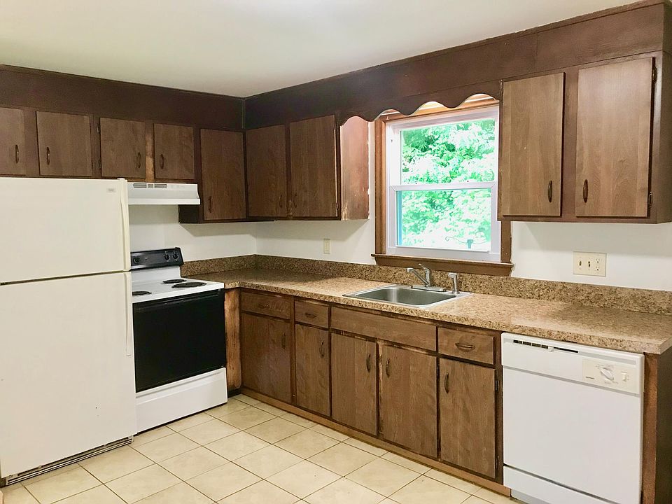 3 Rau St Vernon Rockville, CT Zillow Apartments for Rent in Vernon