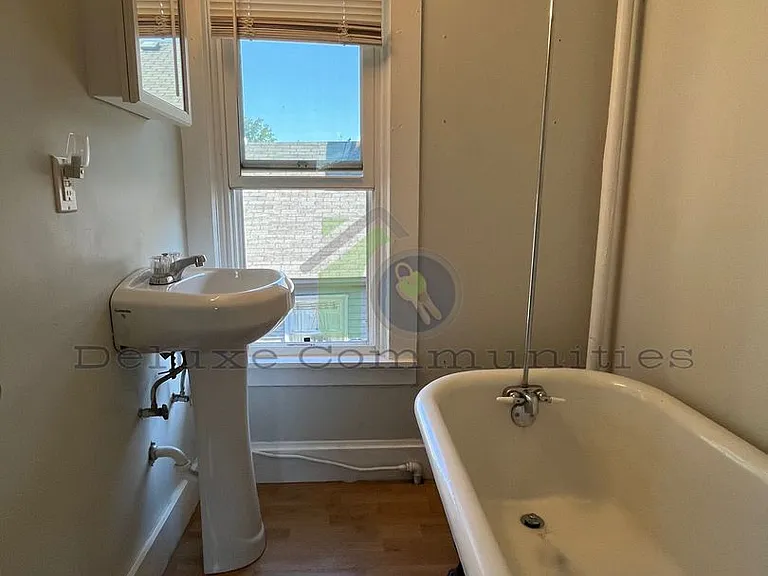 1021 Broadway Ave NW — Photo 15