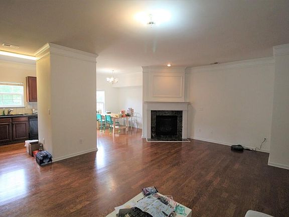 5th image of 5591 Lindeman Ln