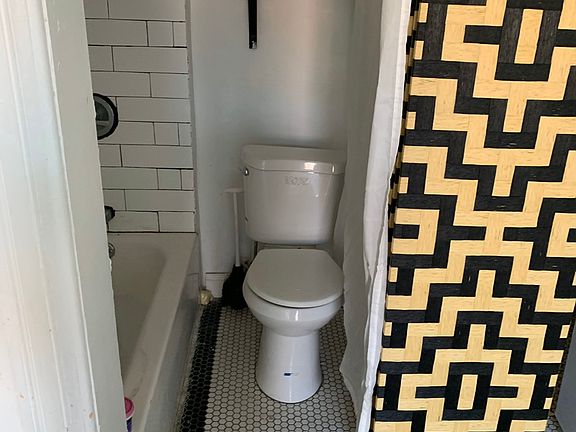 5th image of 217 W 131st St #1