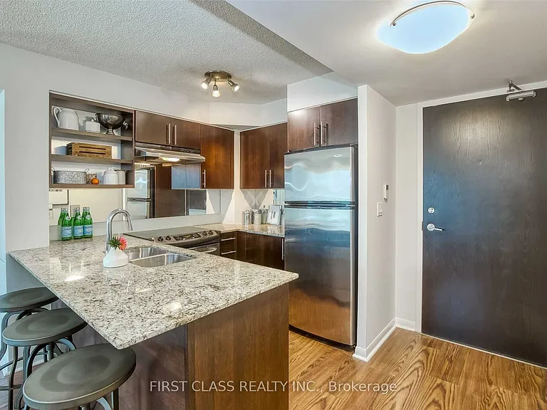 96 Saint Patrick St #1408 — Photo 4