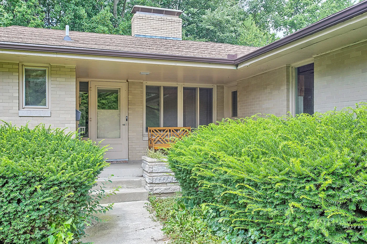 1803 Pleasant St photo 1