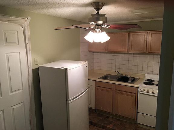 3rd image of 7506 Pond View Ct
