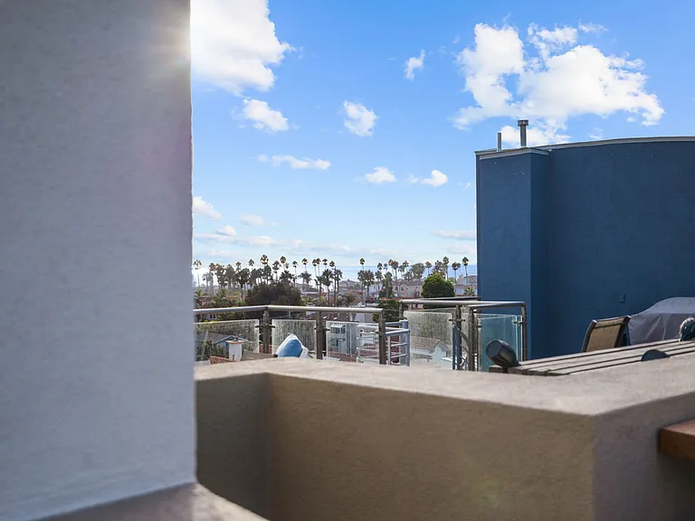 401 N Coast Hwy N #305 — Photo 49