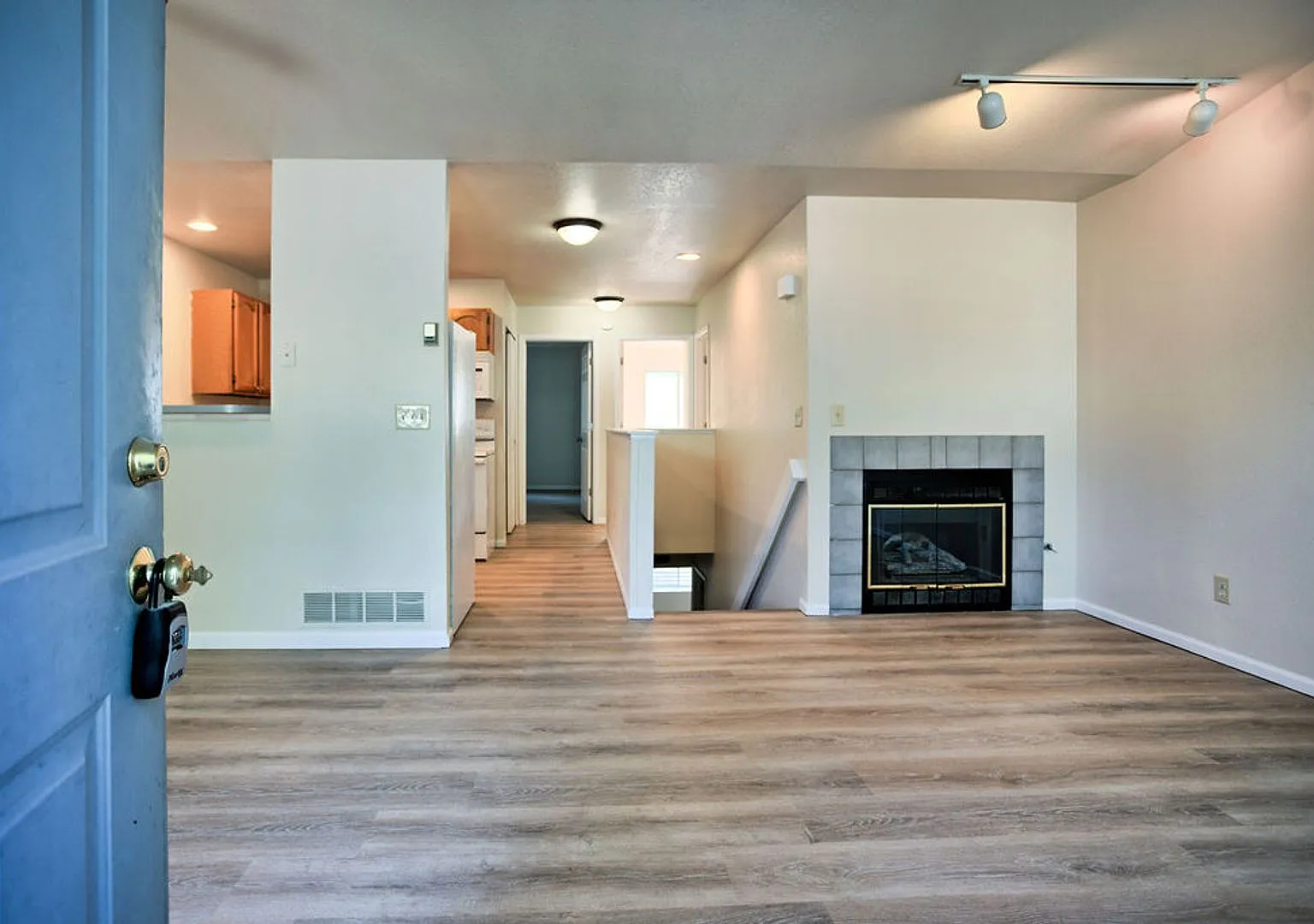 3025 W. Stuart — Photo 2