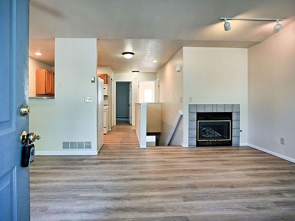 2nd image of 3025 W Stuart St E