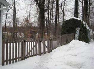 310 Chatham Dr, Aurora, OH