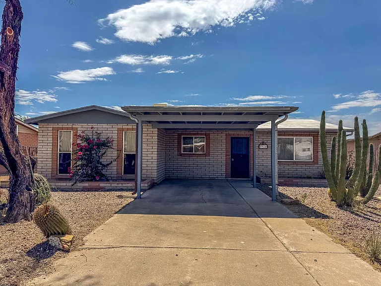 5926 S Herpa Dr — Photo 2