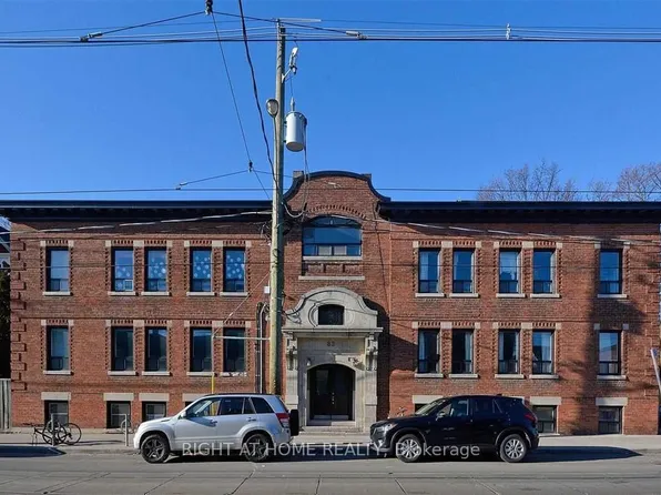 82 Roncesvalles Ave #1, Toronto, ON M6R 2K7