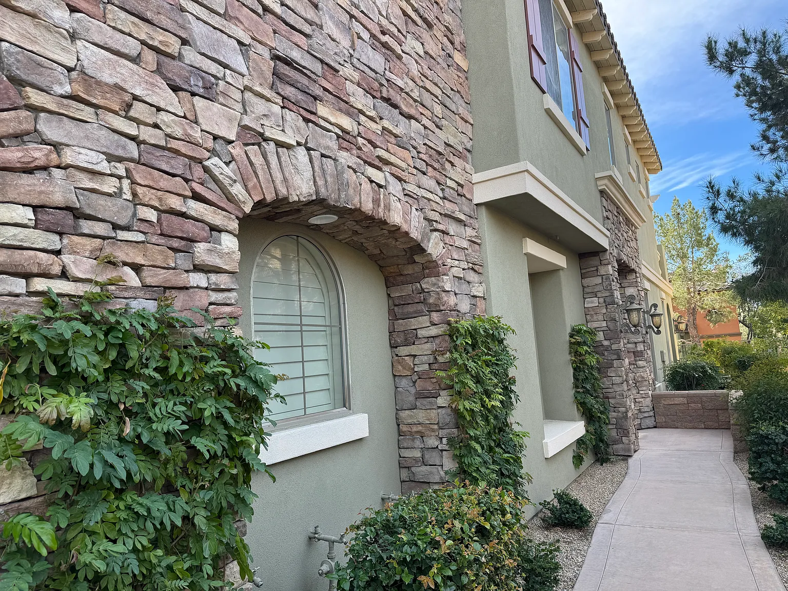 3 bed, 3.0 bath, 2278 sqft, $2,650 — Photo 4