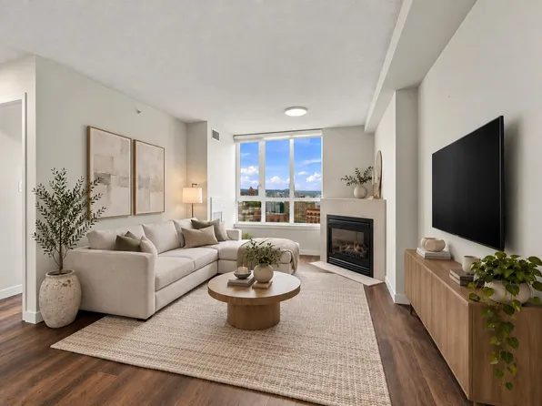 63 Keefer Pl #1707, Vancouver, BC V6B 6N6