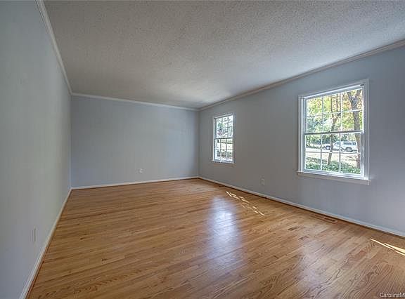 5th image of 1506 Edinburgh Dr