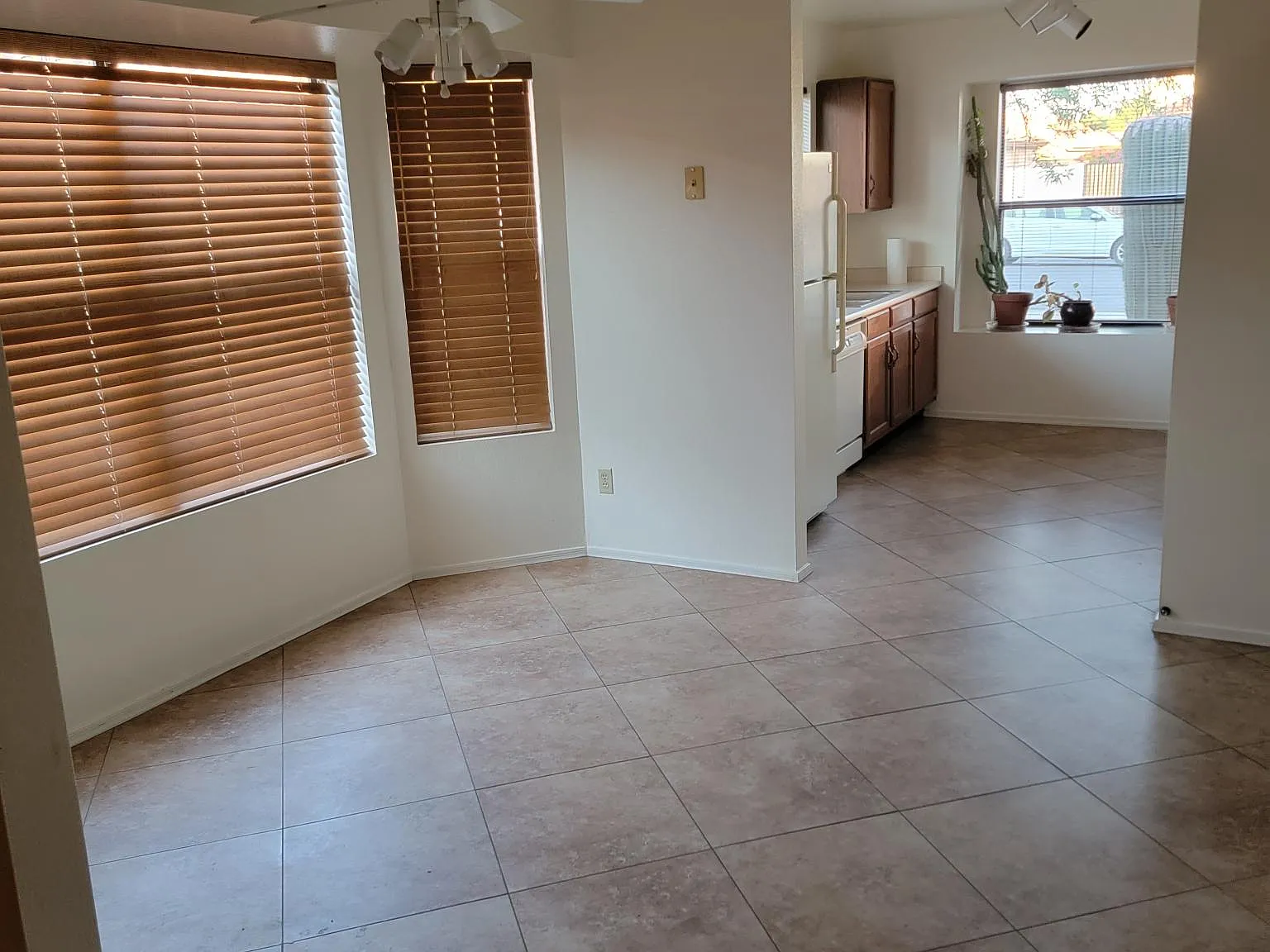4 bed, 1670 sqft, $2,100 — Photo 3