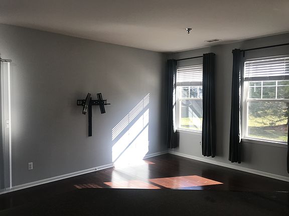 2nd image of 3107 Goldeneye Ln