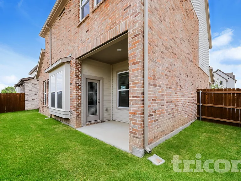 102 Rutland Ct — Photo 12
