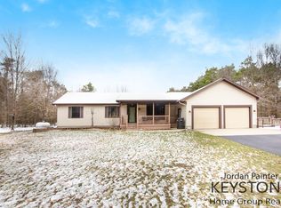 725 Hazel St, Howard City, MI 49329