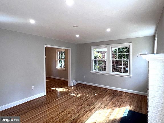 5th image of 5702 Newton St