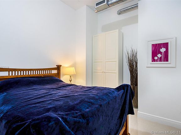 4th image of 3029 NE 188th St APT 710