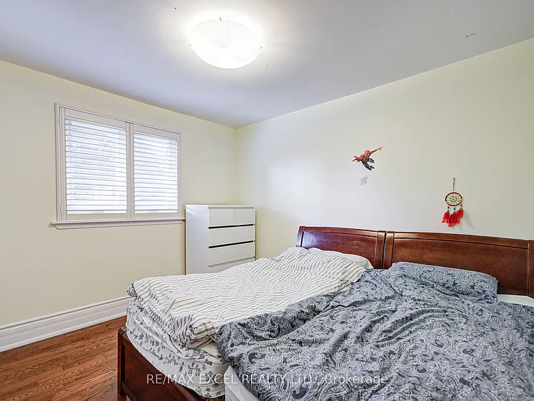 108 Babcombe Dr — Photo 24