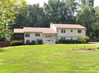11 Wildwood Ln, Weston, CT 06883