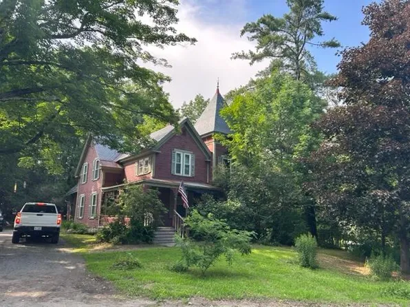 31 Winter Street, Dover-Foxcroft, ME 04426