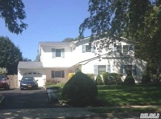 14 Spence Ave, Holtsville, NY 11742