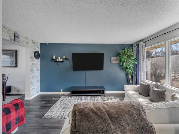 354 SE Aboyne Pl NE, Calgary, AB T2A 5Y9