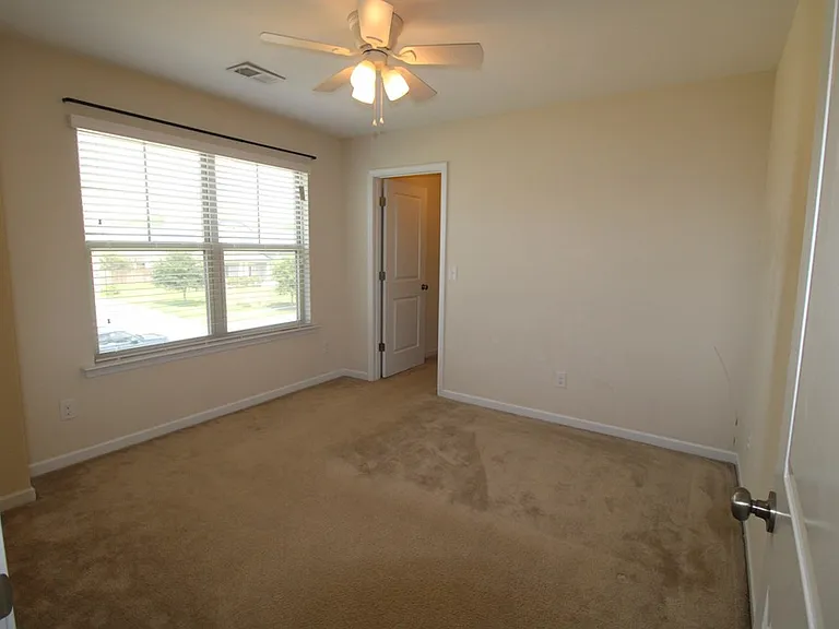 870 Cormier Dr — Photo 14