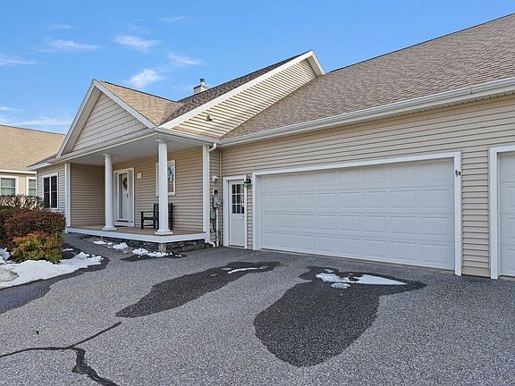 3rd image of 5 Torry Pine Drive #31